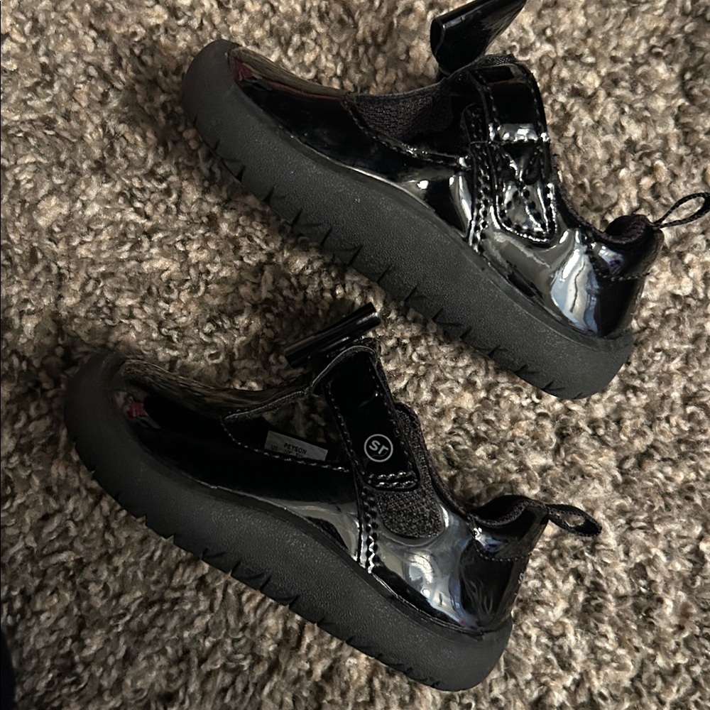 Stride Rite Black Patent Dress Shoes with Bow - Picture 2 of 4